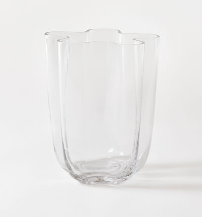 Curvy glassvase 20 cm Curvy glassvase 20 cm